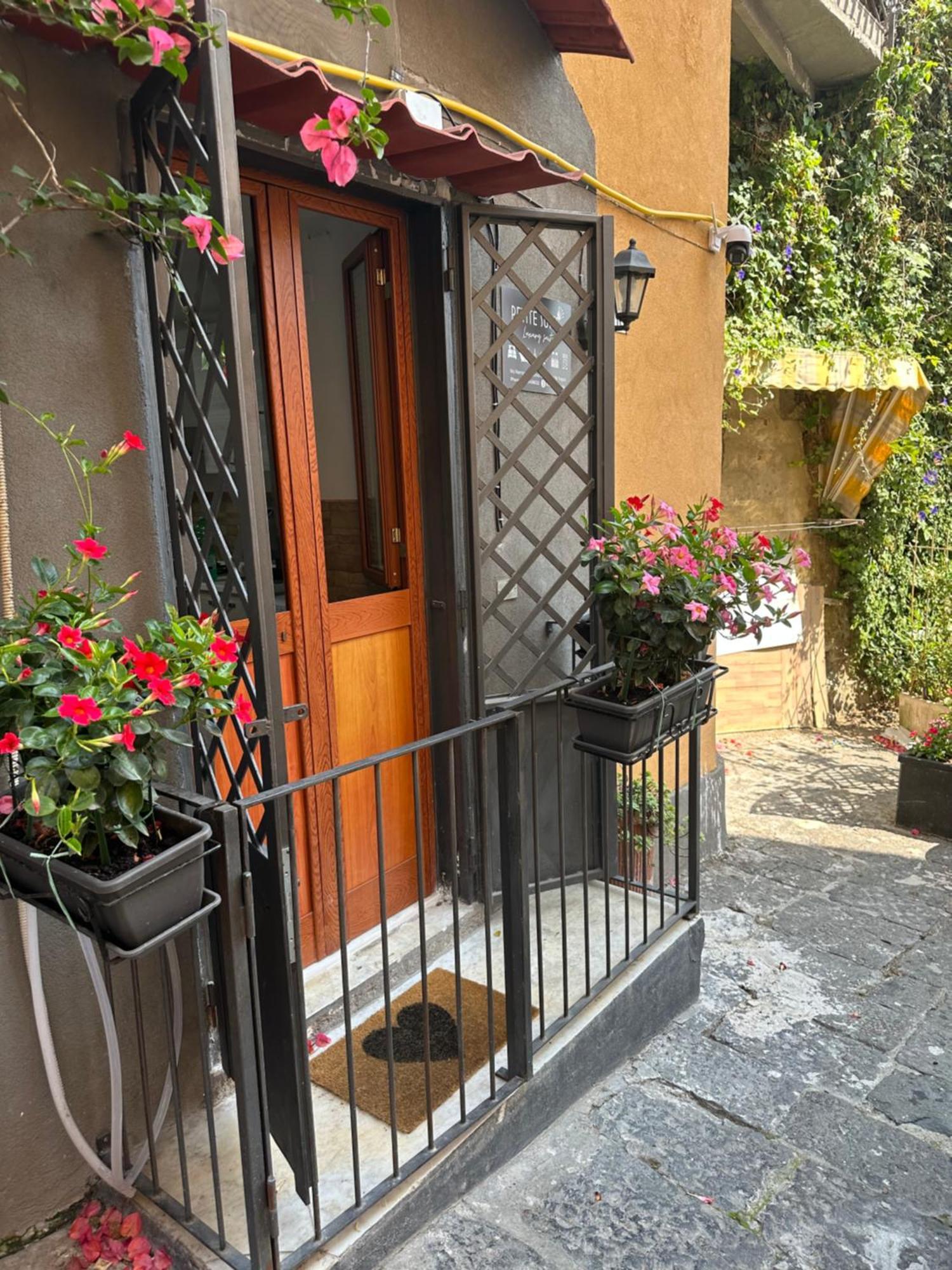 Petite Suite Napoli Bagian luar foto